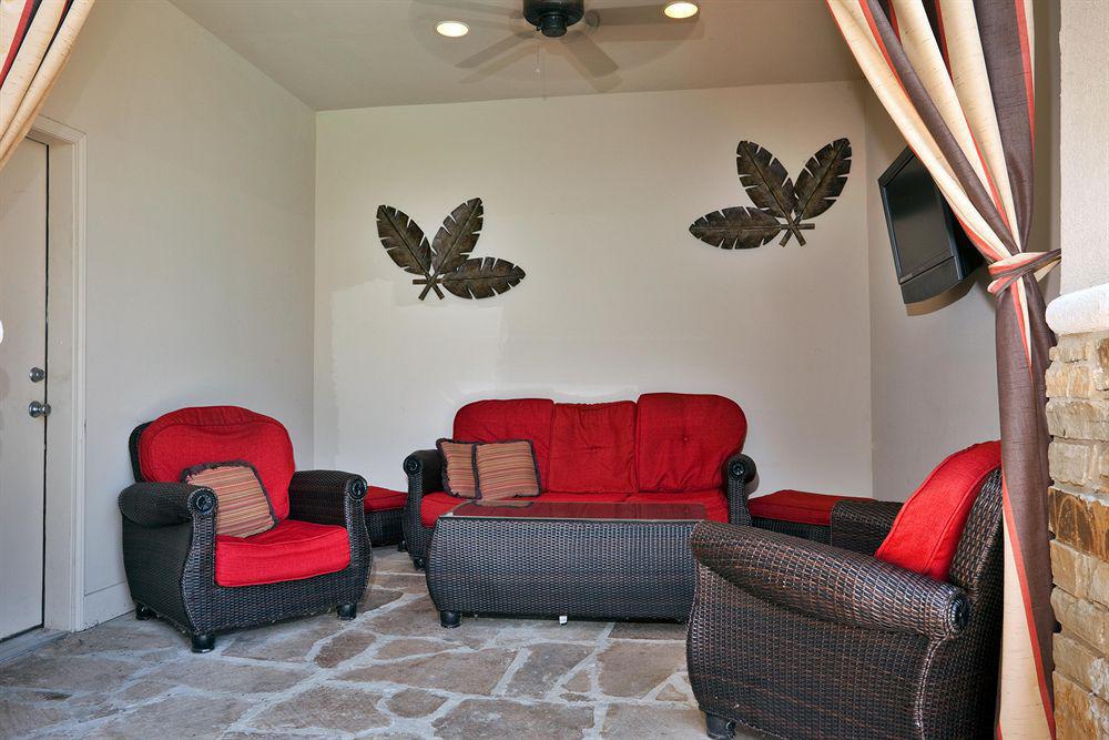 - Cavazos Area Hotel 3*