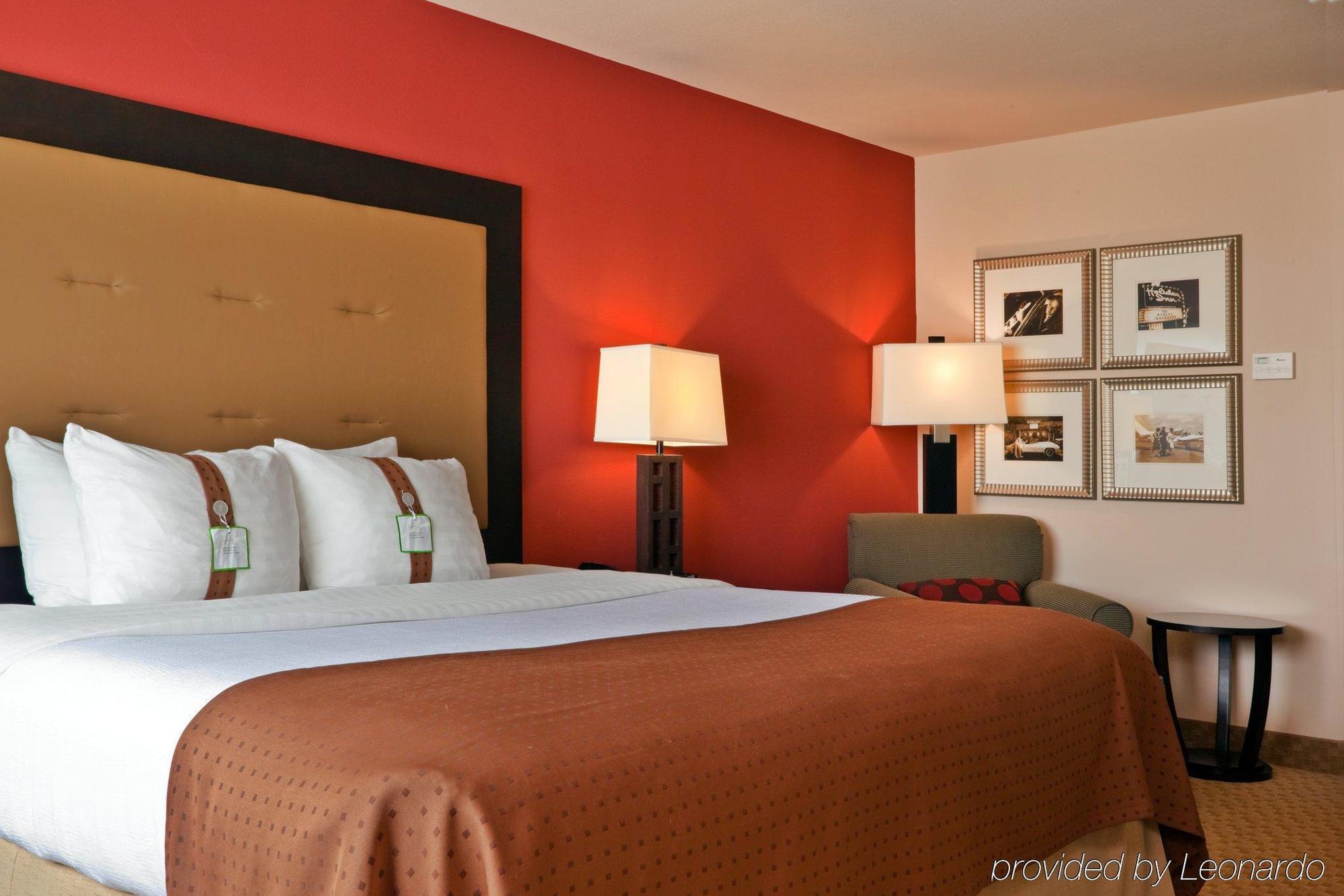 Hotel - Cavazos Area 3*
