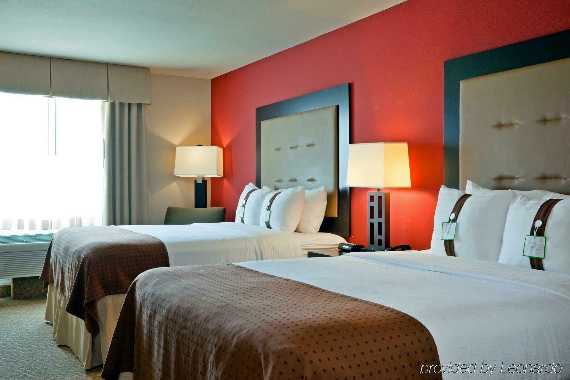- Cavazos Area Hotel 3*
